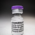 JAV galutinai patvirtino „Pfizer-BioNTech“ vakciną nuo COVID-19