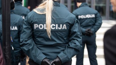 Prisidirbo Kauno policininkė – už smulkią vagystę iš kolegos moteriai skirta tūkstančio eurų bauda