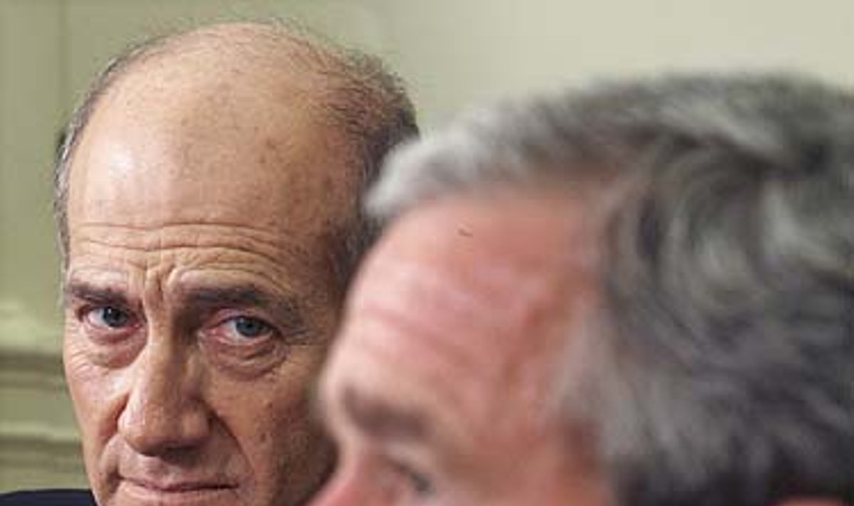 Ehudas Olmertas ir George'as W. Bushas