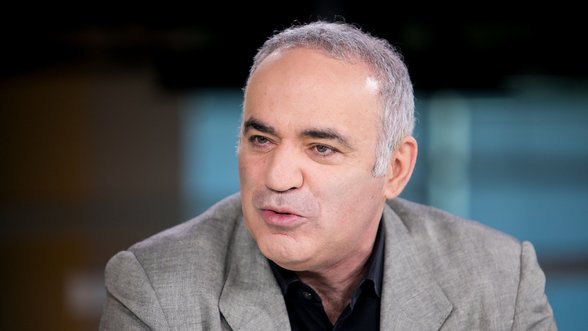 Kasparov in Vilnius: Putin's dictatorship won't survive defeat, Russia to change after war