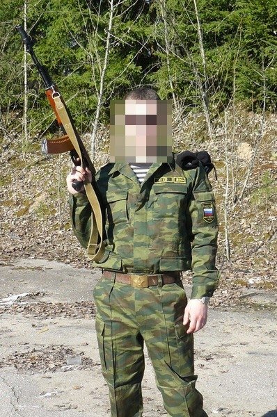 Buvęs VST, o dabar Vilniaus policijos pareigūnas su Rusijos kariuomenės uniforma