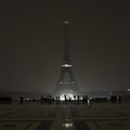 Užgeso Eifelio bokšto šviesos
