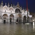 Veneciją užklupo birželiui nebūdingas aukštas potvynis