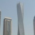 Dubajuje iškilmingai atidarytas didžiausias pasaulyje „persuktas“ dangoraižis