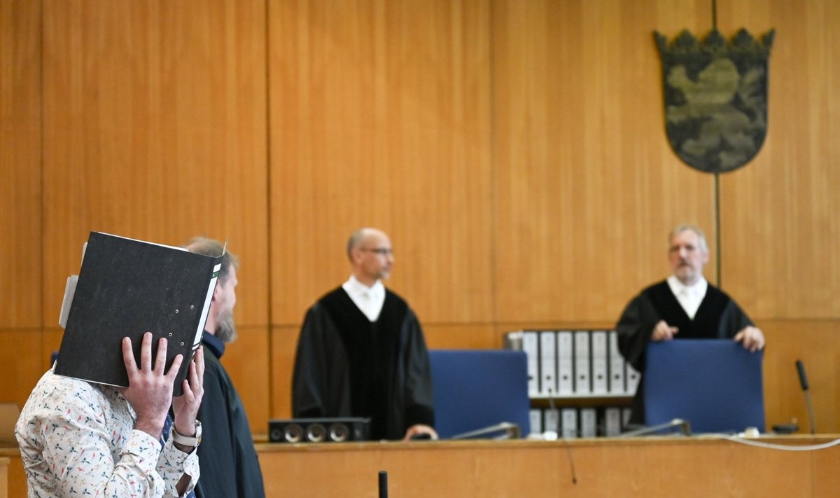 Prieš Vokietijos teismą stojo jazidų genocidu įtariamas IS džihadistas