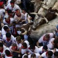 Pamplona - nuogus protestuotojus keičia bulių kautynių trokštantys ispanai