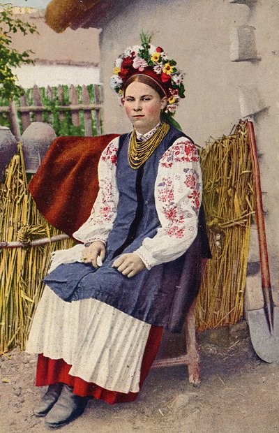 1916 m. išspausdintas atvirukas, kuriame pavaizduota ukrainiečių valstietė su tradiciniu vainiku, vilkinti vyšivanką.