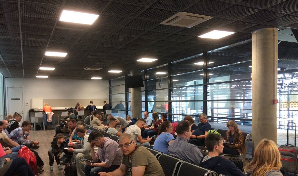 Kauno oro uoste įstrigę keleiviai