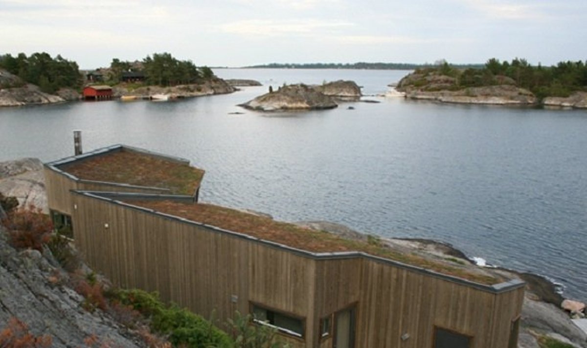 Namas ant ežero kranto („Skaara Architekter“ nuotr.)