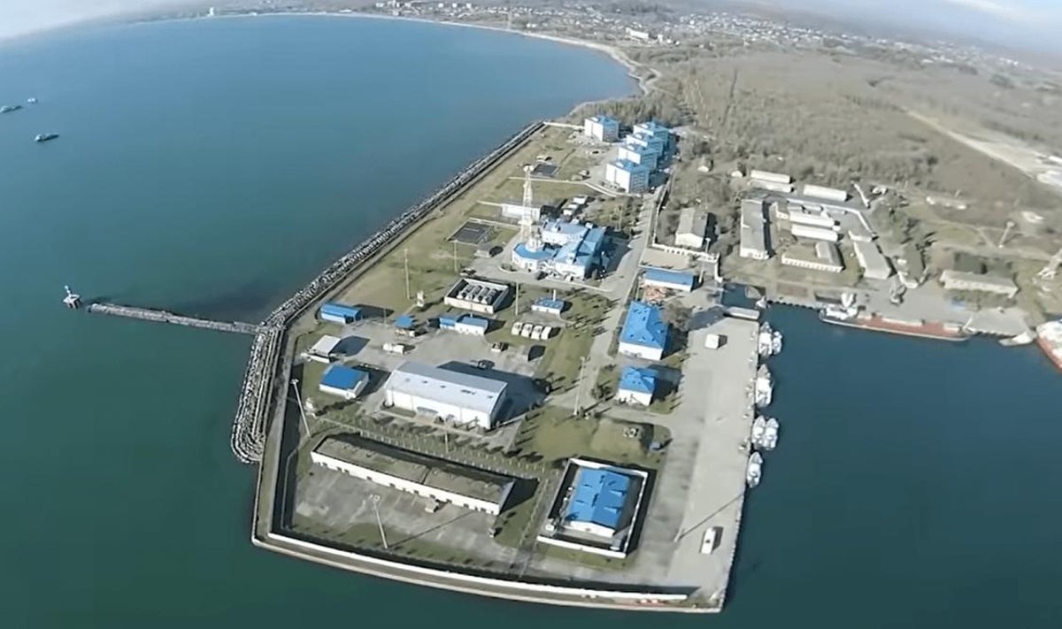 Rusija baigia statyti karinį uostą okupuotame Sakartvelo mieste