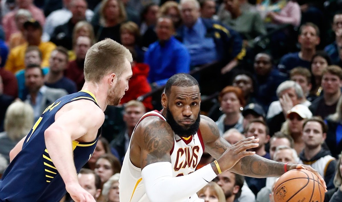 Domantas Sabonis ir LeBronas Jamesas