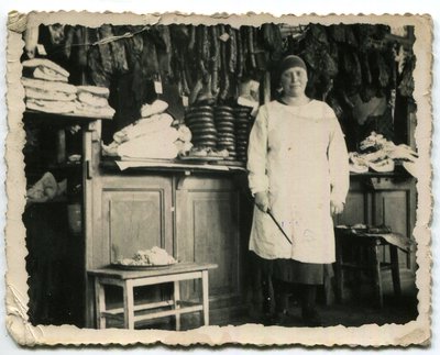 Pardavėja Halės turguje 1937 m., Vilniaus Gaono žydų istorijos muziejus, VGŽIM f 4759