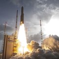 Dėl techninio sutrikimo koreguojama raketos „Ariane 5“ iškeltų palydovų padėtis