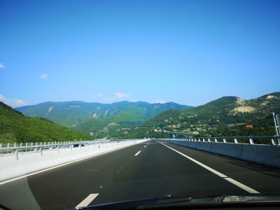 Kosove - puikūs keliai