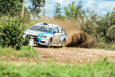 Vytauto Švedo ir Žilvino Sakalausko ekipažas