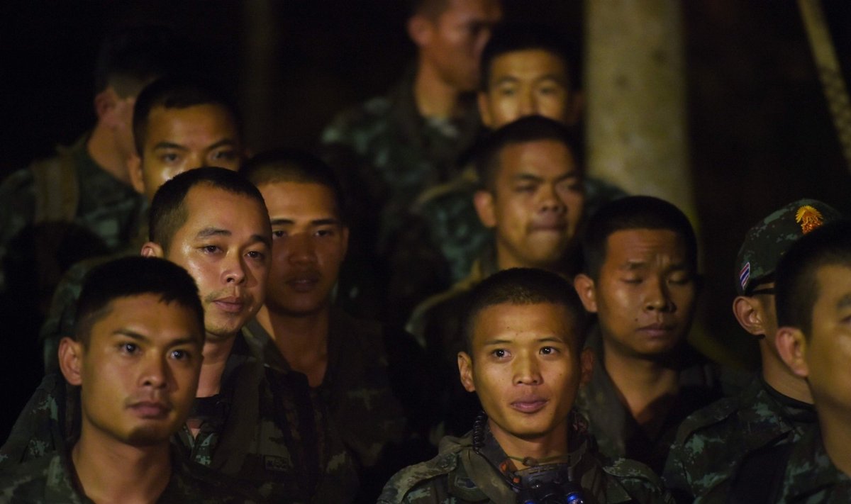 Tailando kariai, ieškoję urve įstrigusių vaikų