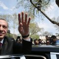 Laimėjęs referendumą, R. Erdoganas grįžta vadovauti valdančiajai partijai