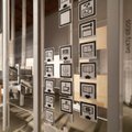 Taikomosios dailės ir dizaino muziejuje – daiktų pasaulio vizionieriaus Felikso Daukanto kūrybos paroda