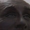 Išlieta V. Putino skulptūra iš šokolado