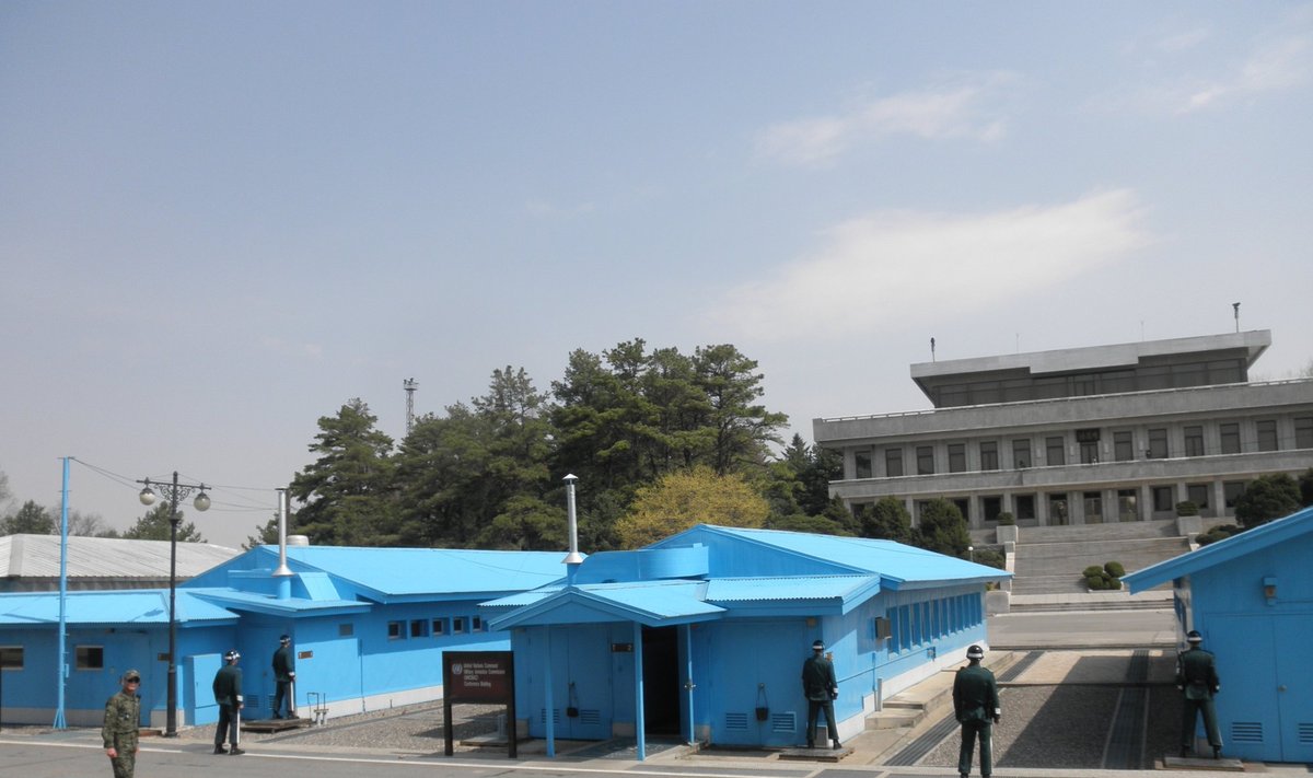 Siena su Š.Korėja demilitarizuotoje zonoje - bendro saugumo zona (I.Zimaičio nuotr.)