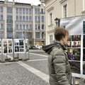 Septynioliktojo tarptautinio fotožurnalistikos festivalio „Vilniaus fotografijos ratas“ parodos pasitinka šalia Vilniaus rotušės