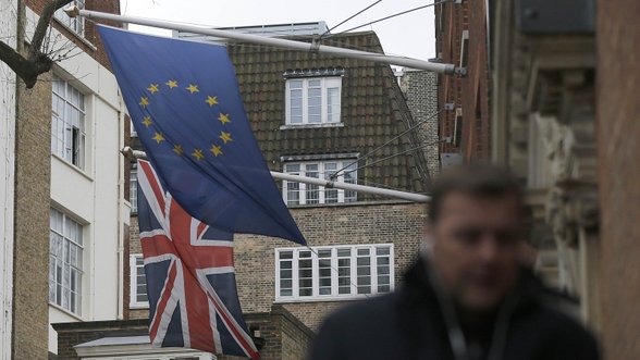 Naujame ES susitarime – prasta žinia emigravusiems ne tik į D. Britaniją?