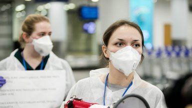 Sveikatos specialistai informuoja Vilniaus oro uosto keleivius dėl koronaviruso