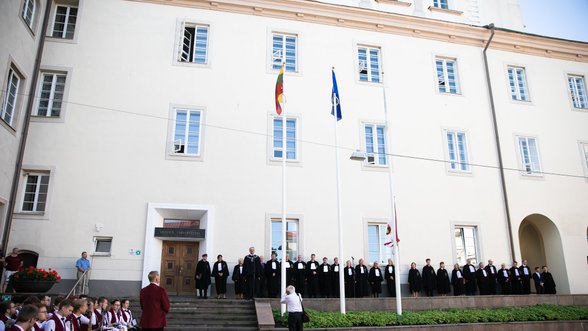 Vilnius University to close for 2 days in protest over low pay