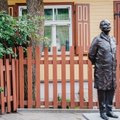 Kaune – dar vienas paminklas: šalia Pelėdų kalno iškilo bronzinė Juozo Zikaro skulptūra