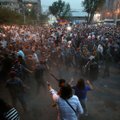 Jerevane prie Armėnijos premjero rezidencijos vyksta susirėmimai