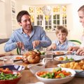 Psichologė: reguliariai drauge pietaujanti šeima sėkmingiau kovoja su stresu