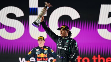 Saudo Arabijoje triumfavęs Hamiltonas padėjo pamatą neįtikėtinam „Formulės 1” sezono finišui