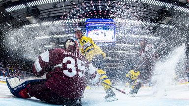 Latvija sutriuškinta pasaulio ledo ritulio čempionate, favoritai šventė pergales