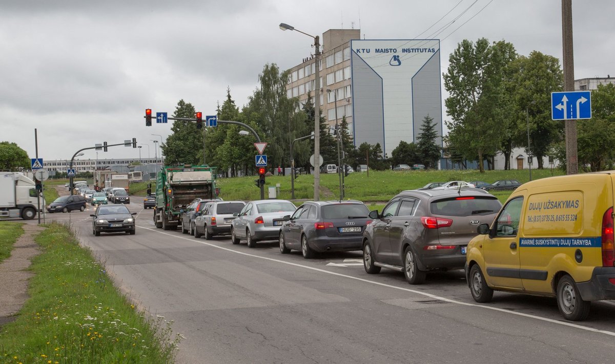 Garažų ir Taikos gatvių sankryža Kaune