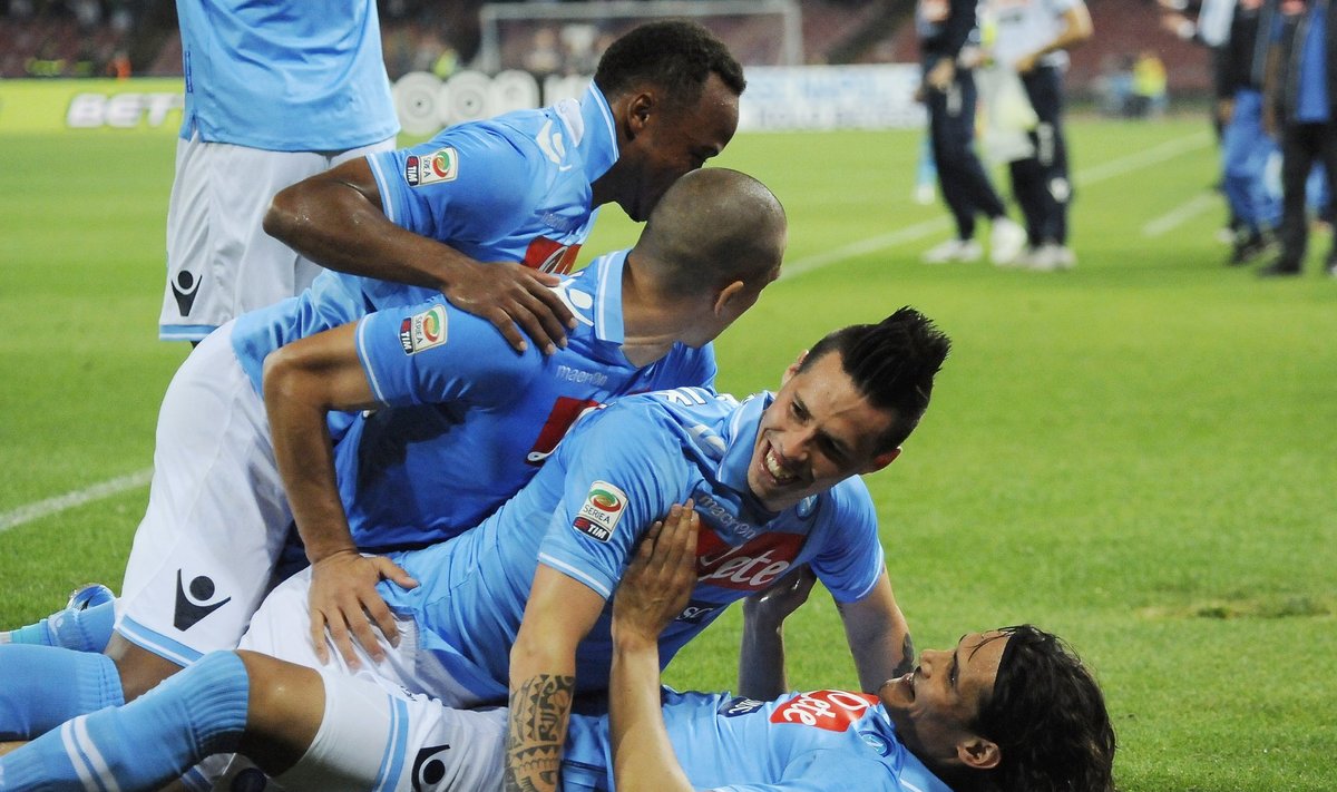 "Napoli" futbolininkai džiaugiasi įvarčiu