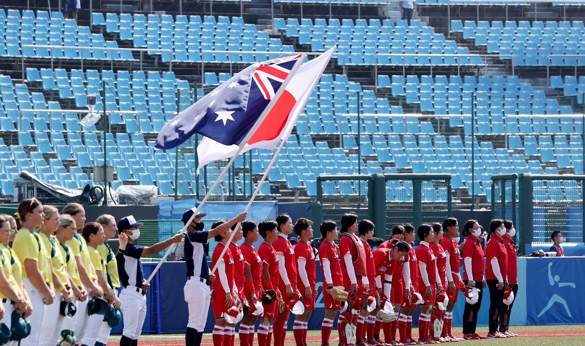Softbolas Tokijo olimpinėse žaidynėse: Australija prieš Japoniją