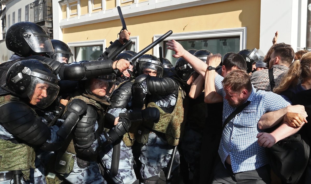 Maskvoje per demonstraciją sulaikyta daugiau kaip 500 žmonių