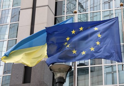 Ukrainos ir Europos Sąjungos vėliavos