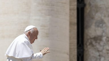 Popiežius atsiprašė dėl gėjus įžeidžiančio žodžio