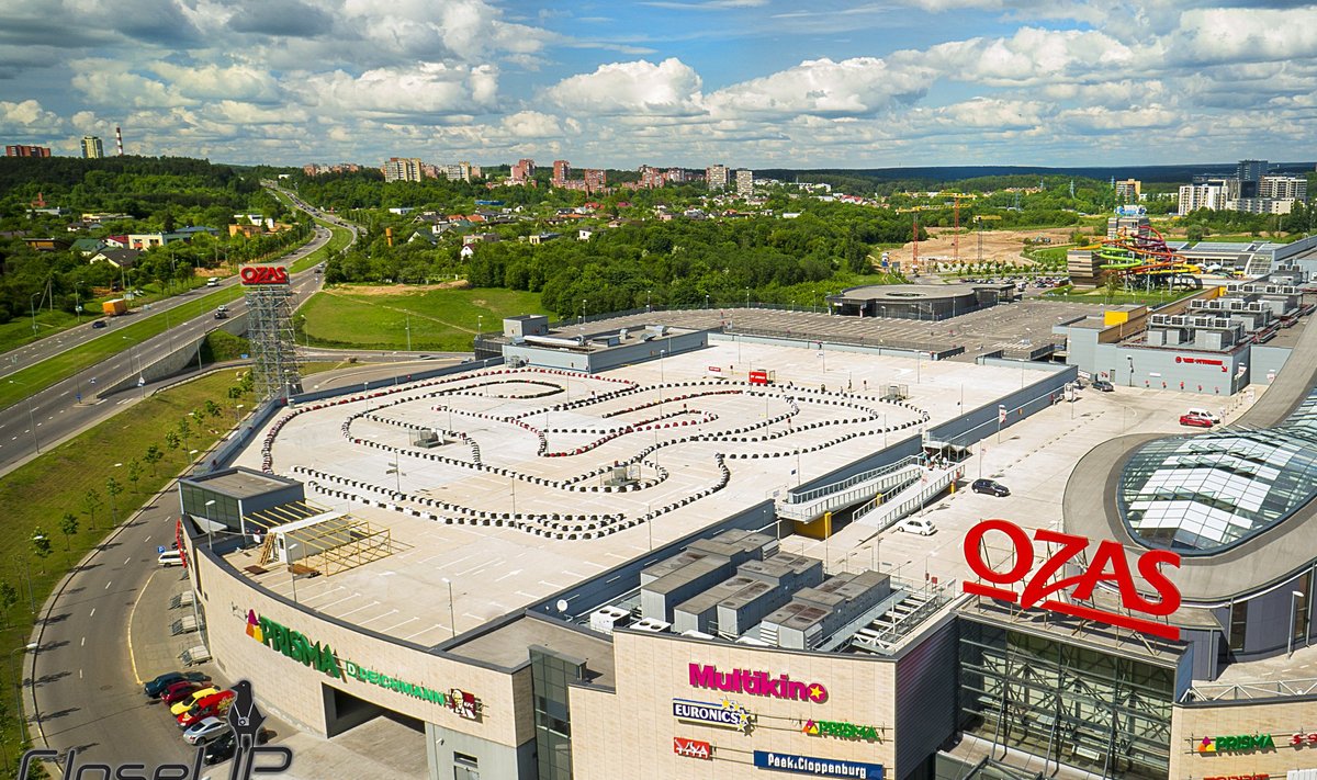 Vilniuje atidarytas pirmasis Baltijos šalyse kartodromas ant stogo