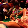 Bankoke policininkai mokosi, kaip priimti gimdymą