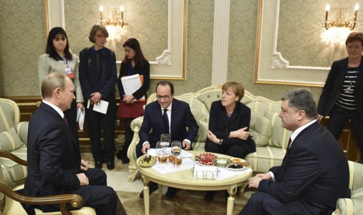 Vladimiras Putinas, Francois Hollande'as, Angela Merkel, Petro Porošenka