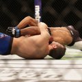 Devyniolika sekundžių: UFC kovotojas vos nepasmaugė savo varžovo