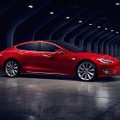 „Tesla“ vėl visus aplenkė