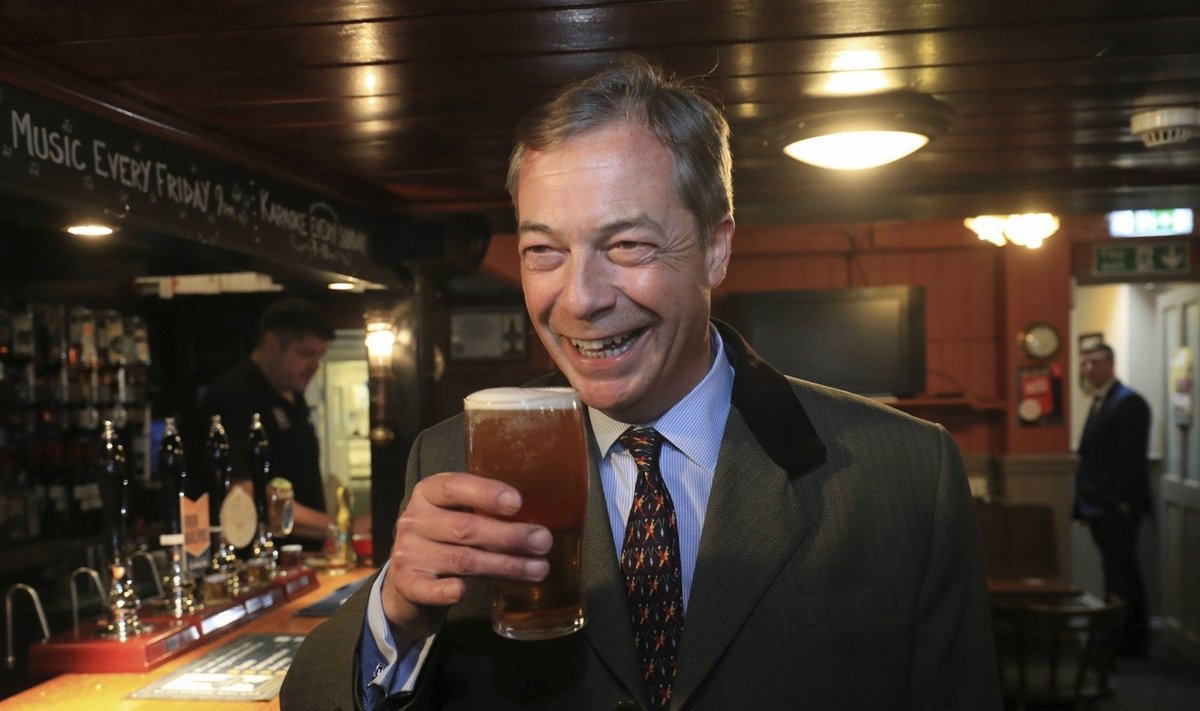 Apklausa: EP rinkimus Britanijoje veikiausiai laimėtų naujoji N. Farage'o partija