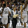 NBA: dėl titulo Las Vegase kovos moters treniruojamas „Spurs“ ir „Suns“