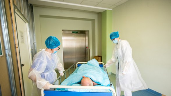 Pateikė daugiau detalių apie situaciją Radviliškio ligoninėje: pirmieji užsikrėtė medikas ir pacientas