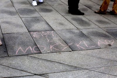 „Šeimų sąjūdžio“ protesto akcija prie Kauno savivaldybės