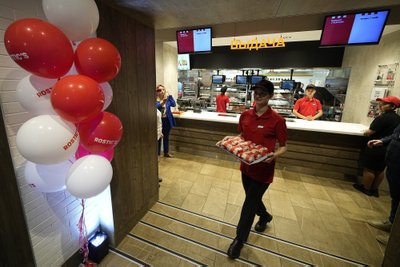 Rusijoje darbą pradėjo KFC analogas „Rostics“ 