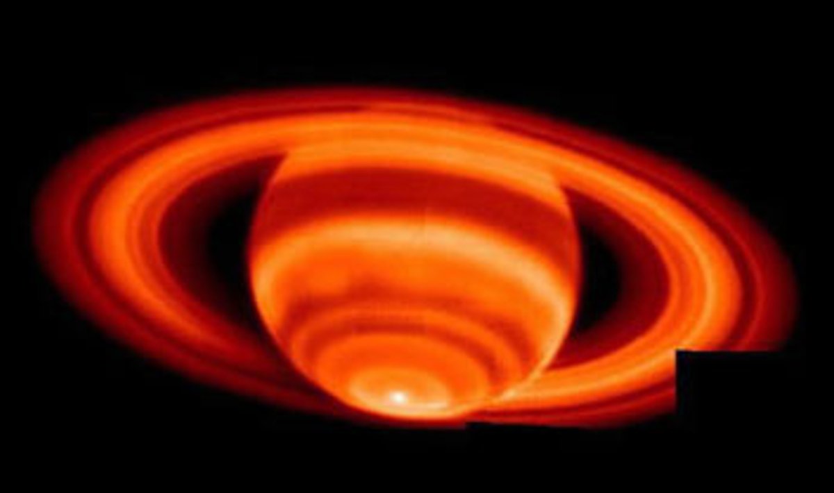 Ryškiausia NASA padaryta Saturno nuotrauka. 